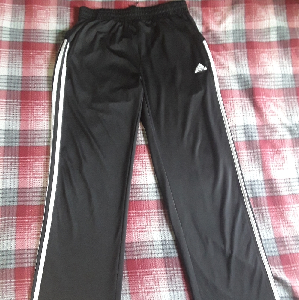 Boys Adidas pants(L 14-16)